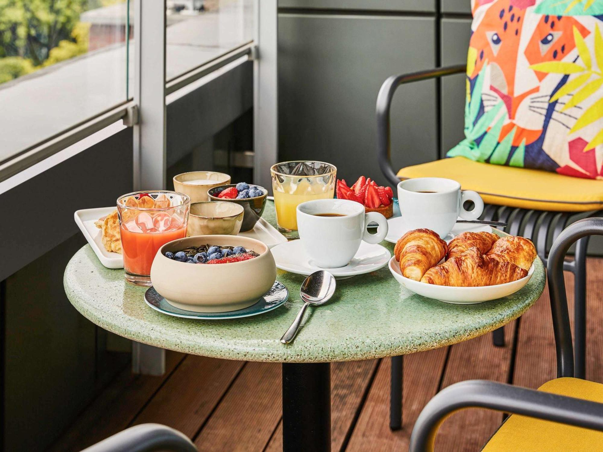 Khách sạn Sofitel Europe