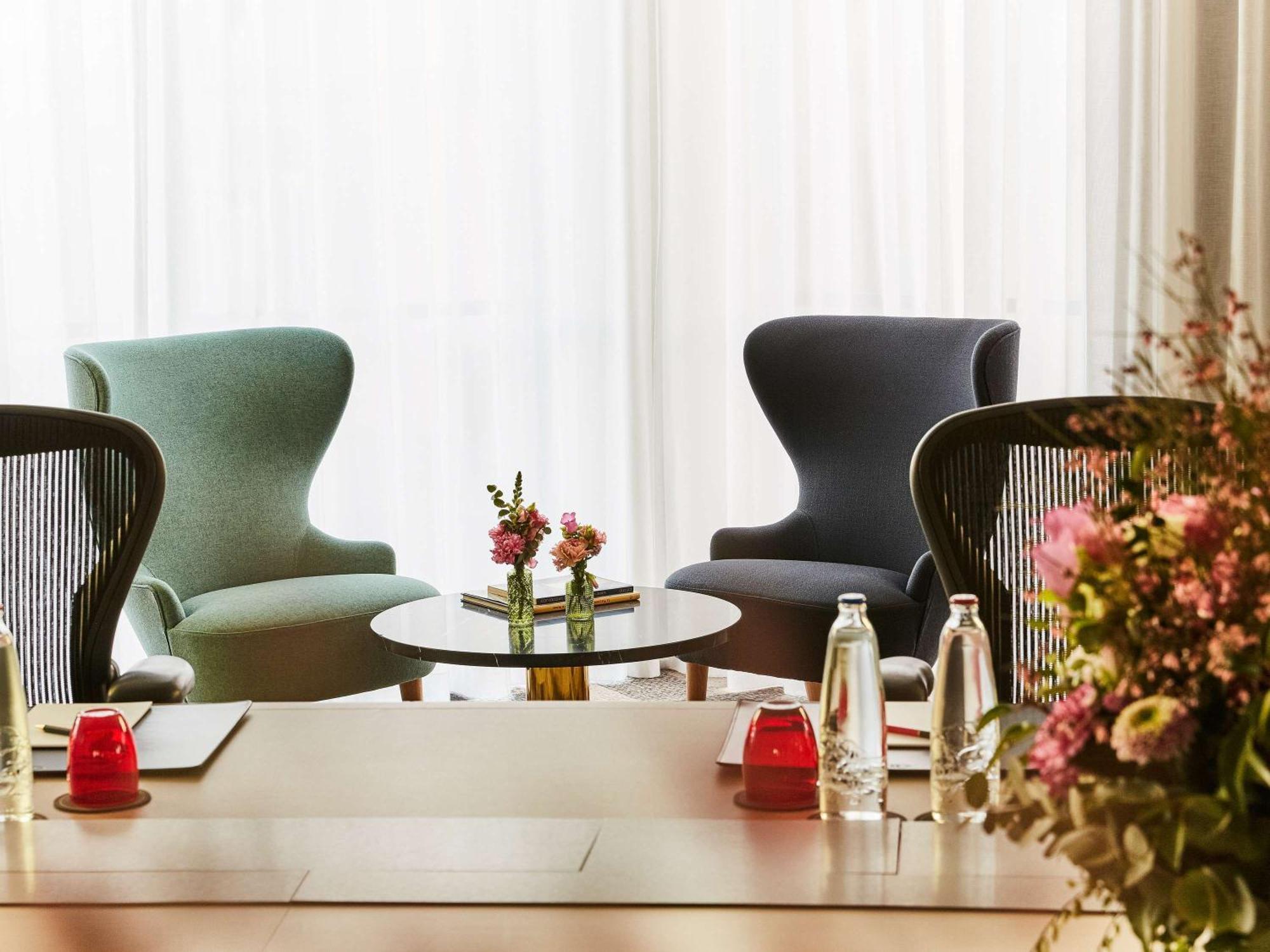 Khách sạn Sofitel Europe
