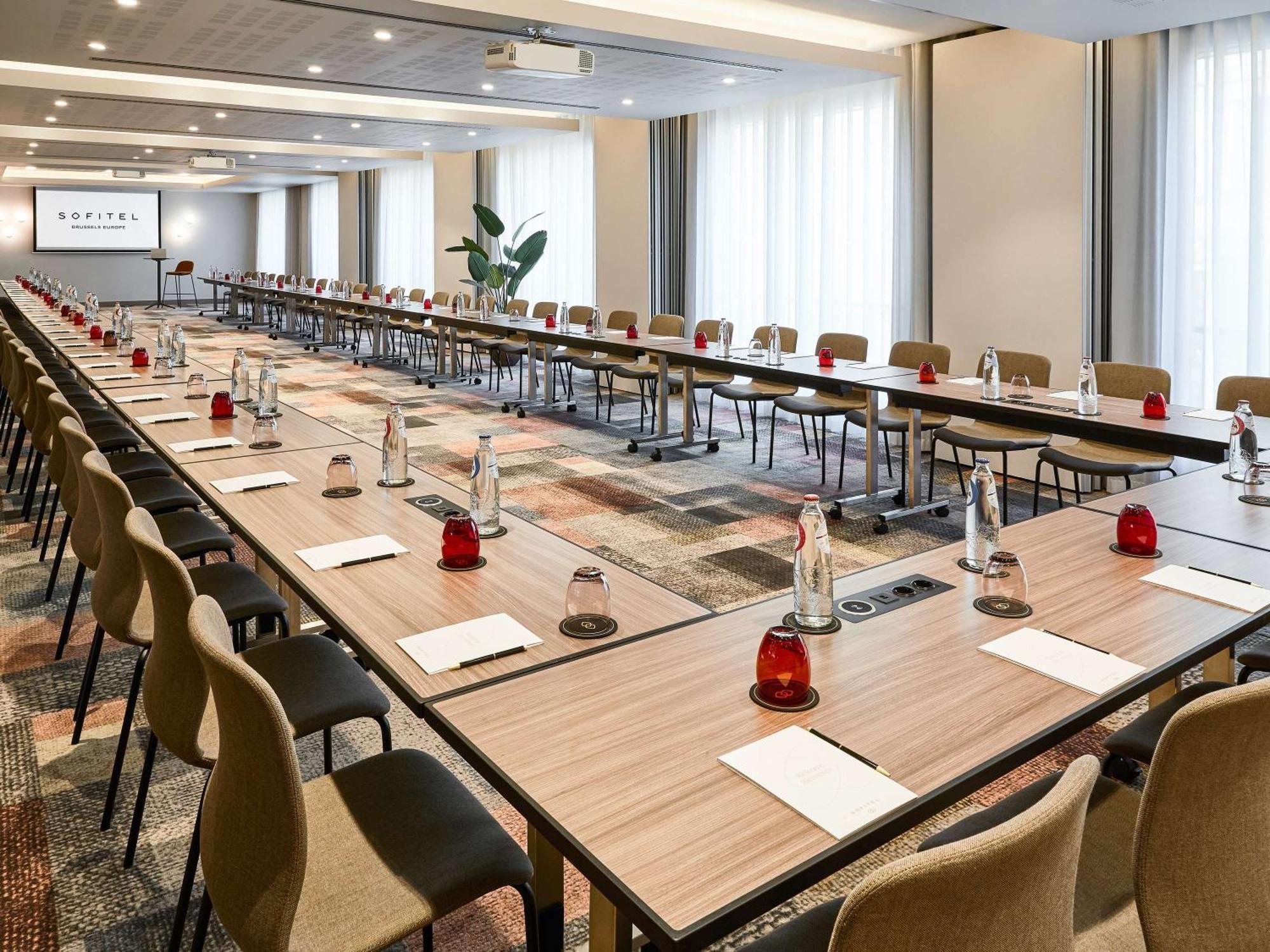 Khách sạn Sofitel Europe