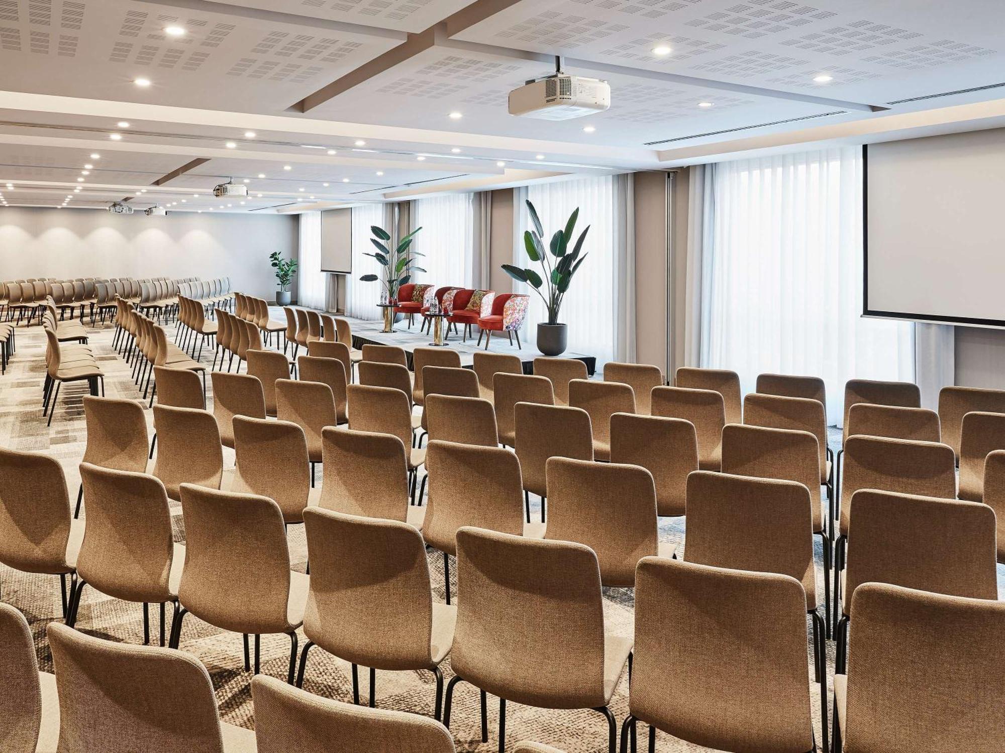 Sofitel Europe Khách sạn 5*
