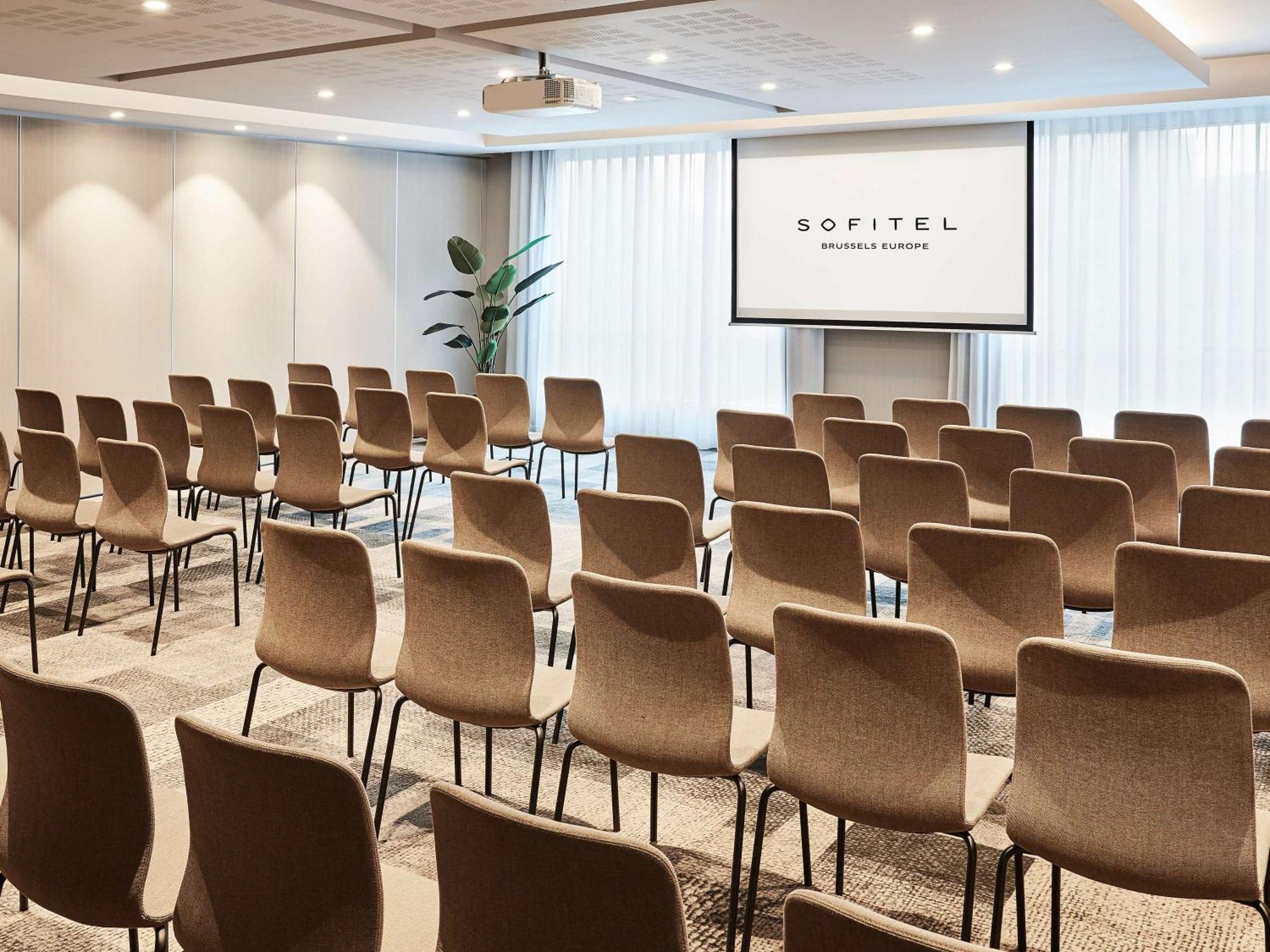 Khách sạn Sofitel Europe 5*