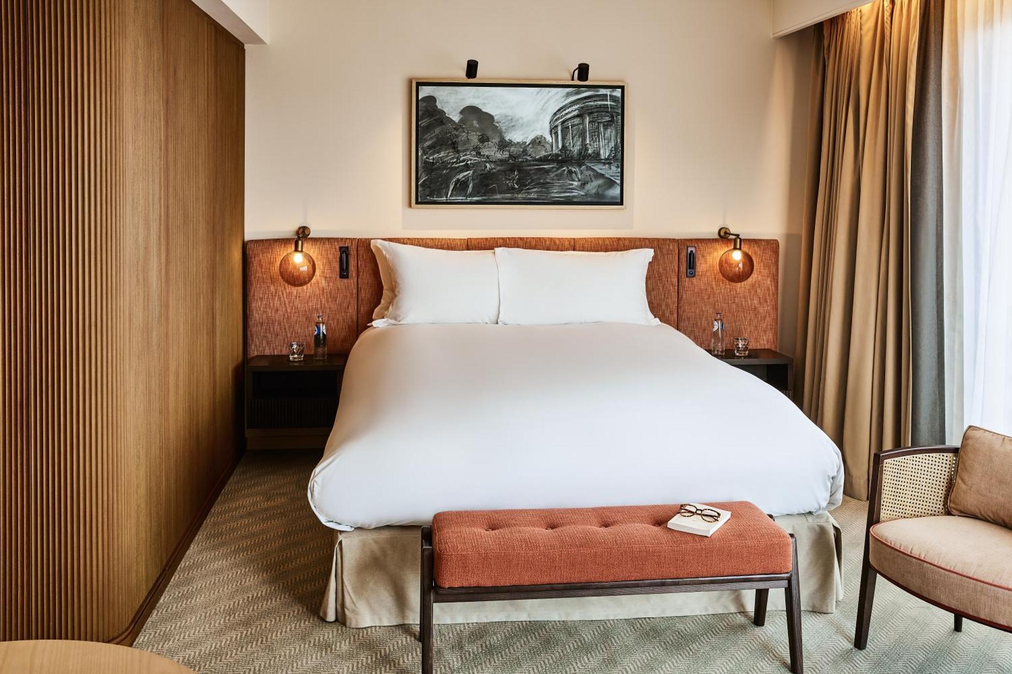 Khách sạn Sofitel Europe